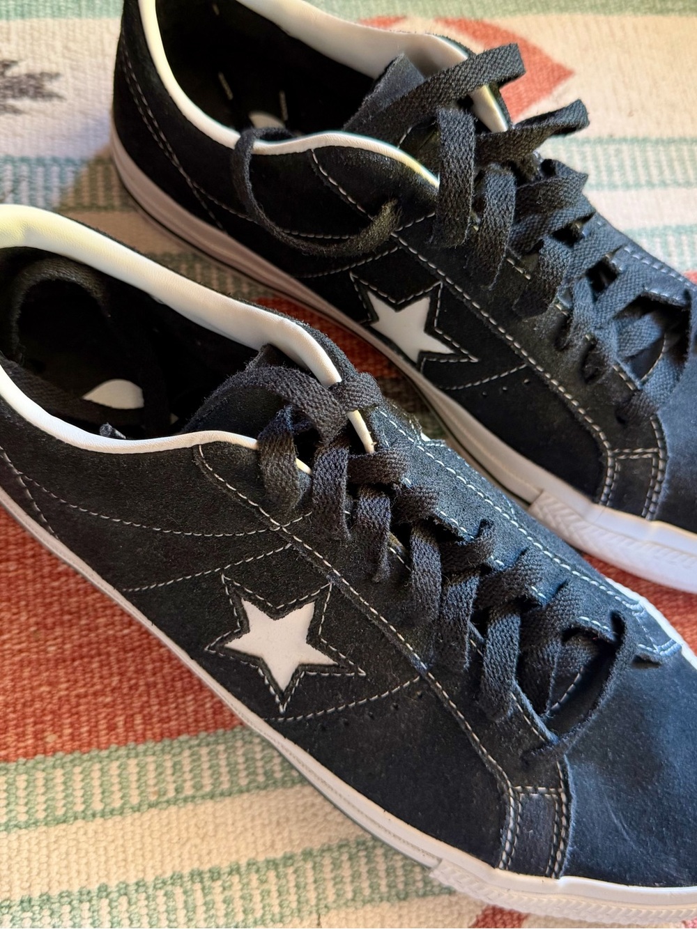 Men's Brand New Converse Size 9 with Star. Rare from Converse Event-Black